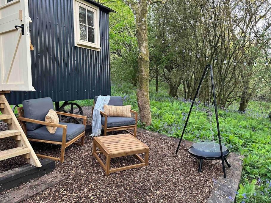 Cornwall Woodland Shepherd'S Hut - Dennis Hut 博德明 外观 照片