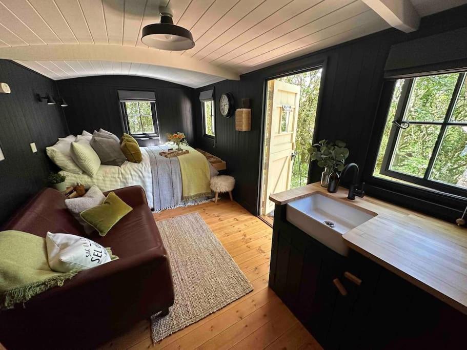 Cornwall Woodland Shepherd'S Hut - Dennis Hut 博德明 外观 照片